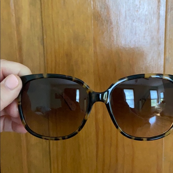 Kate Spade ♠️ leopard Sunglass - Picture 4 of 4